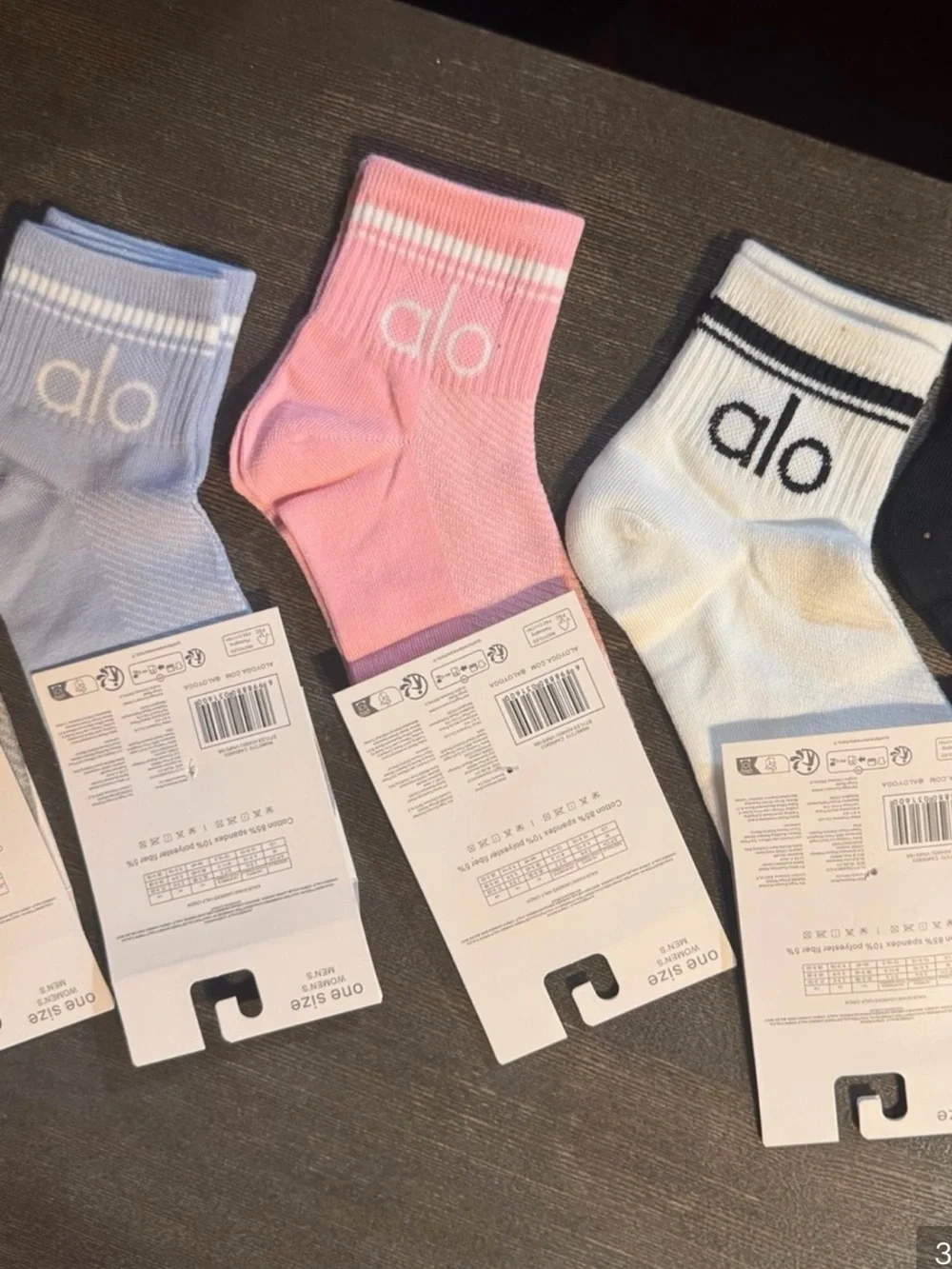 ALO Yoga Women's/Unisex Pink Athletic Crew Socks - ALO Yoga Brand 3)pack 💙🩷🤍